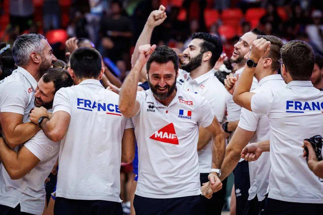 开云官方app入口-主帅执教信心增强，球队取得胜利