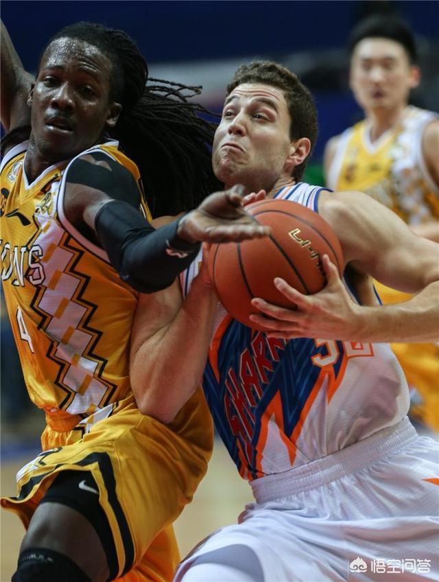 拉维尔战胜对手，夺得关键胜利