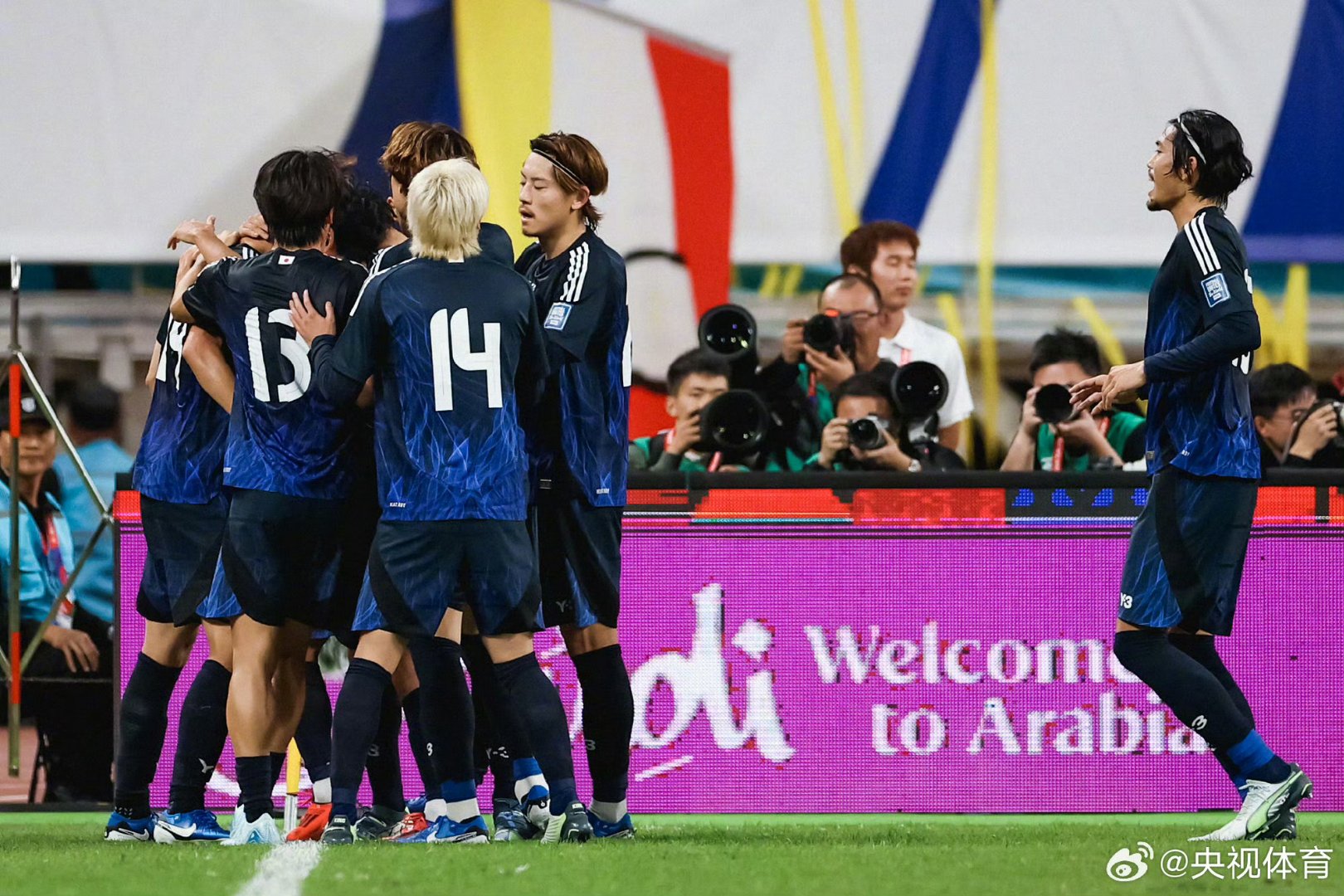 日本队横扫丹麦队，李梓嘉统治全场