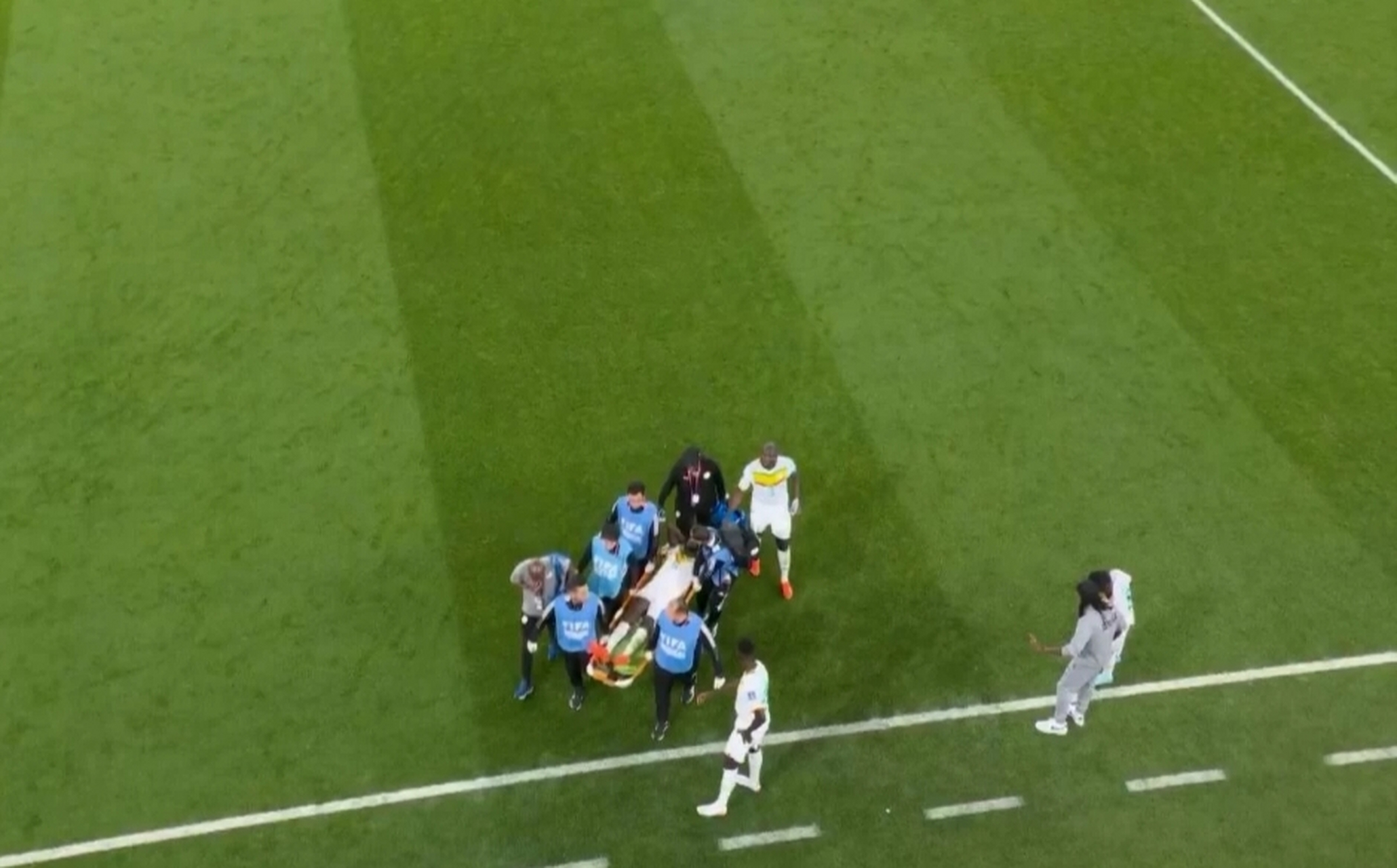 那不勒斯翻盘塞内加尔，德容高光表现的简单介绍