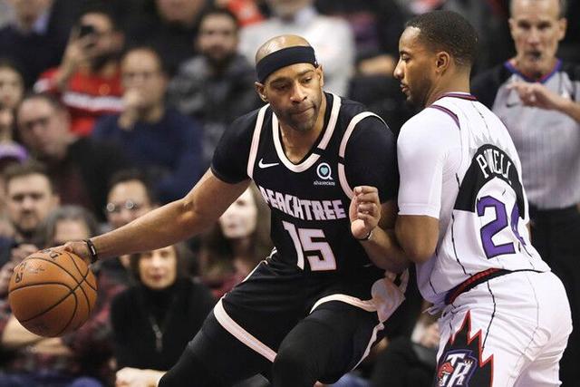 包含重庆猛龙大胜湖南队，保持连胜势头的词条